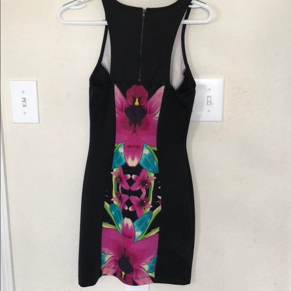 Summer dress - Picture 2 of 2